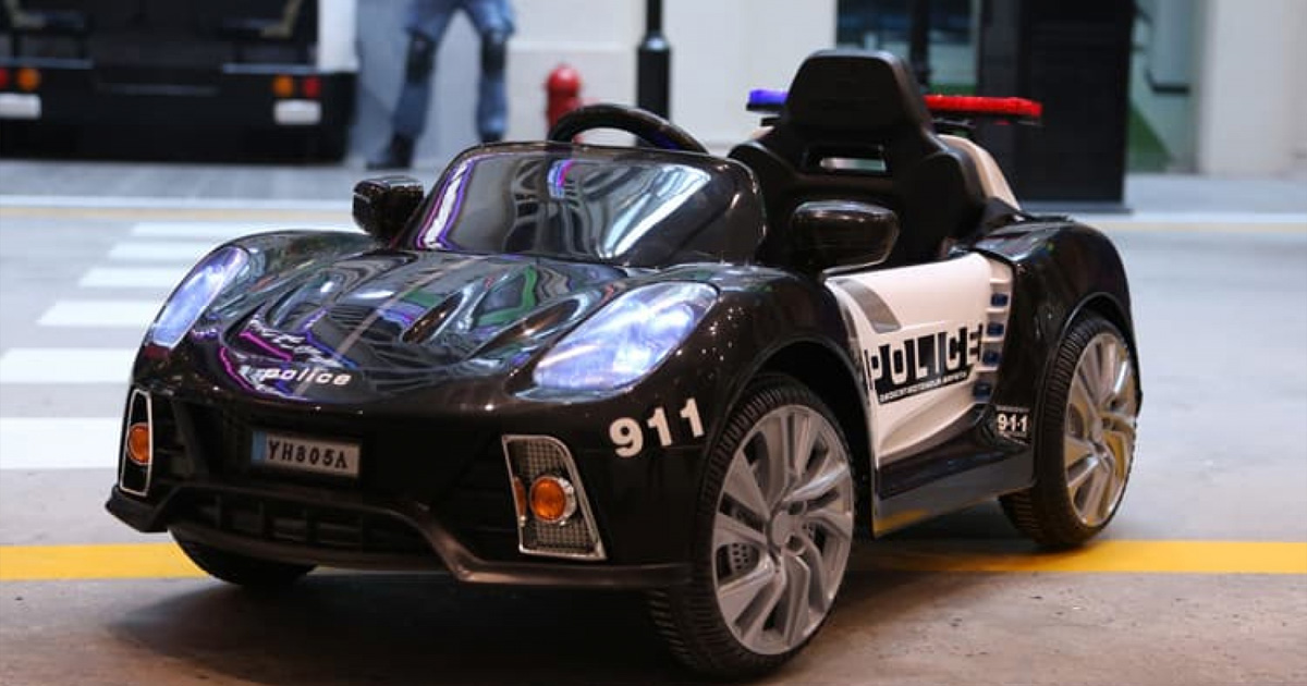 Xe ô tô điện cảnh sát trẻ em – Sản phẩm giúp bé phát triển kỹ năng và sự độc lập